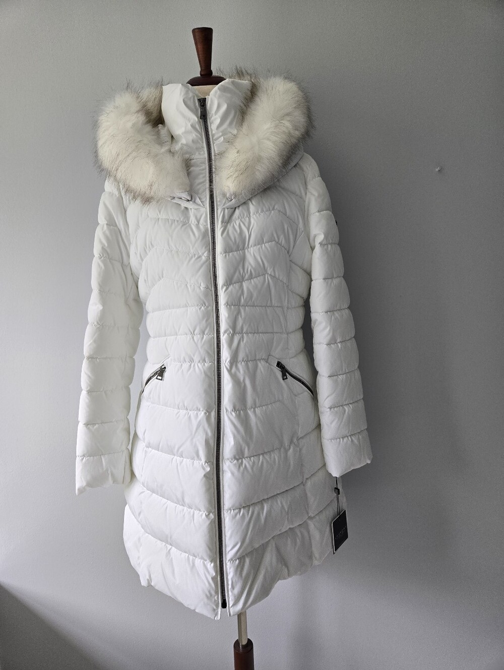 NEW LAUNDRY BY SHELLY SEGAL FAUX FUR White PUFFER COAT, Size L